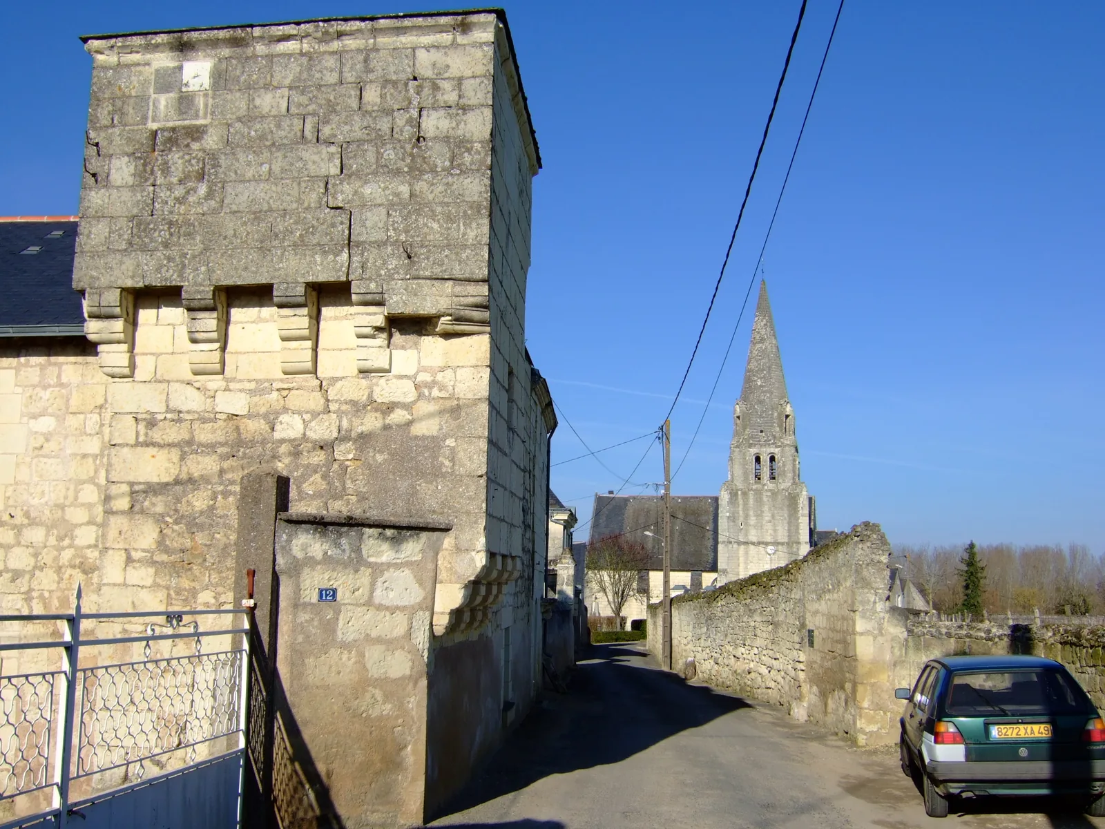 Le village de Souzay et son église